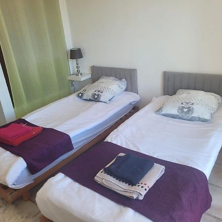 Appartement Proche Aeroport Marseille Marignane - Studio Confortable - Logement Ideal - Hebergement Tout Equipe Rognac Exterior foto