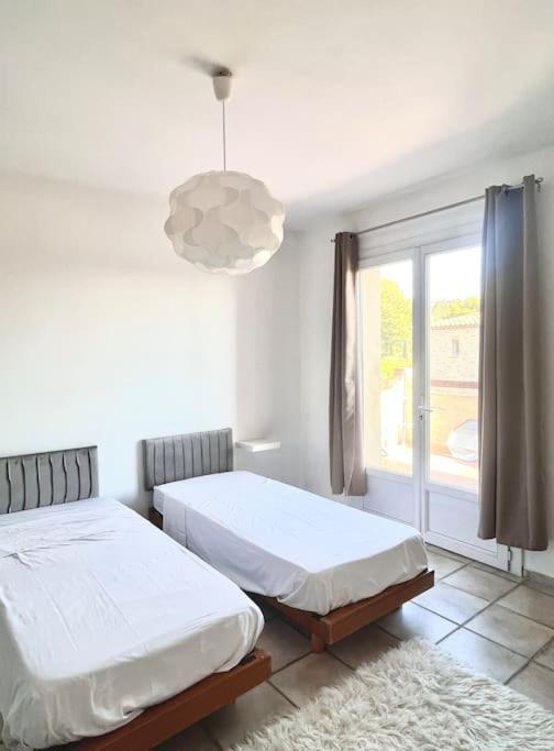 Appartement Proche Aeroport Marseille Marignane - Studio Confortable - Logement Ideal - Hebergement Tout Equipe Rognac Exterior foto