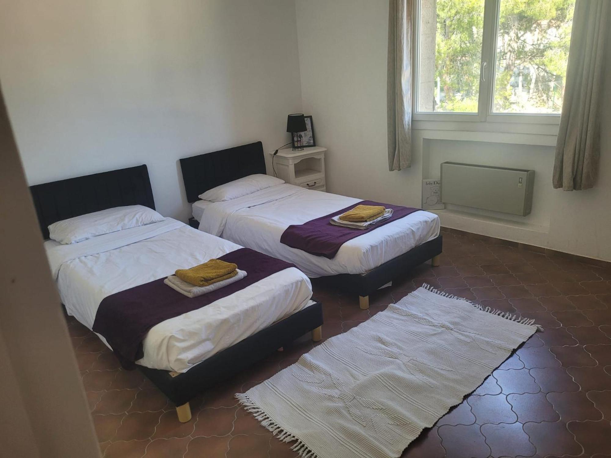 Appartement Proche Aeroport Marseille Marignane - Studio Confortable - Logement Ideal - Hebergement Tout Equipe Rognac Exterior foto